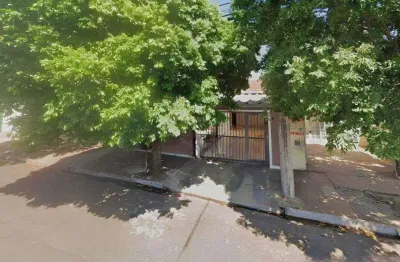 Casa com 2 quartos à venda na rua alberto cioni, 584, jardim indaiá, araraquara, 134 m2 por r$ 185.000