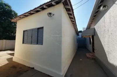 Casa com 2 quartos para alugar na rua comendador pedro morganti, 2202, centro, araraquara, 181 m2 por r$ 850