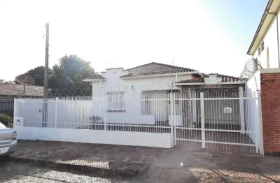 Casa com 3 quartos para alugar na avenida feijó, 1306, centro, araraquara, 126 m2 por r$ 1.900