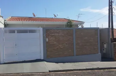 Casa com 3 quartos à venda na avenida adolfo casarini, 35, jardim tangará, araraquara, 179 m2 por r$ 450.000