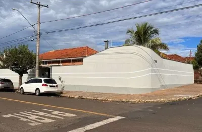 Casa com 3 quartos à venda na rua domingos barbieri, 756, vila harmonia, araraquara, 252 m2 por r$ 750.000