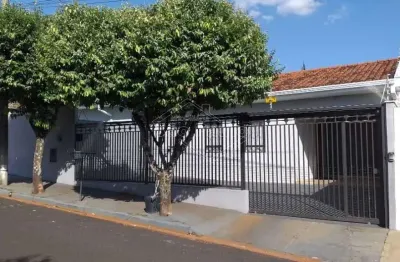 Casa com 3 quartos à venda na avenida professor josé clozel, 687, jardim morumbi, araraquara, 126 m2 por r$ 450.000
