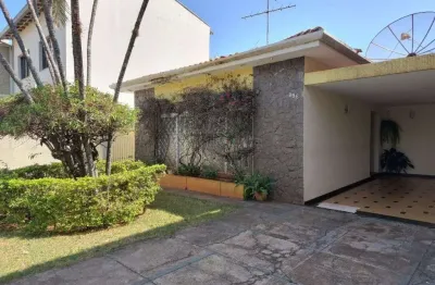 Casa com 4 quartos à venda na avenida feijó, 896, centro, araraquara, 216 m2 por r$ 800.000