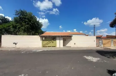 Casa com 3 quartos à venda na avenida oreste fattore, 444, jardim altos de pinheiros i e ii, araraquara, 180 m2 por r$ 310.000
