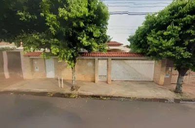Casa com 3 quartos à venda na avenida brasil, 1711, vila nossa senhora do carmo, araraquara, 400 m2 por r$ 840.000