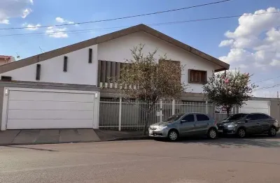 Casa comercial com 2 salas para alugar na avenida doutor agostinho tucci, 1210, vila harmonia, araraquara, 261 m2 por r$ 6.500