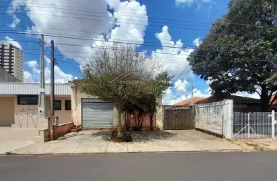 Casa com 3 quartos à venda na avenida prudente de moraes, 1371, centro, araraquara, 323 m2 por r$ 800.000