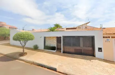 Casa com 3 quartos à venda na rua antonia de camargo abreu, 353, jardim das roseiras, araraquara, 198 m2 por r$ 700.000