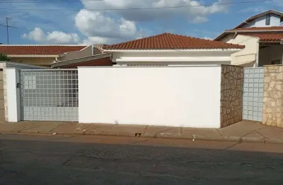 Casa com 3 quartos à venda na rua japão, 218, jardim primavera, araraquara, 292 m2 por r$ 1.370.000