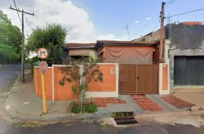 Casa com 3 quartos à venda na rua doutor alício de carvalho, 270, jardim dom pedro i, araraquara, 137 m2 por r$ 230.000