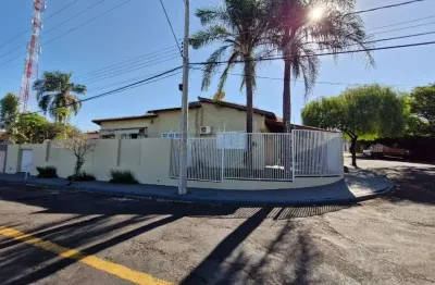 Casa com 4 quartos à venda na avenida josé bonifácio, 2268, jardim morumbi, araraquara, 193 m2 por r$ 450.000