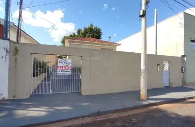 Casa com 2 quartos para alugar na rua afonso ianelli, 57, parque alvorada, araraquara, 74 m2 por r$ 1.200