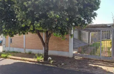 Casa com 2 quartos à venda na rua tenente joaquim nunes cabral, 1856, vila nossa senhora do carmo, araraquara, 180 m2 por r$ 380.000