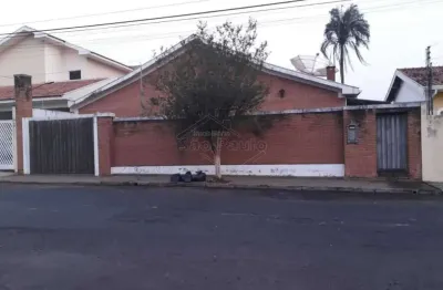 Casa com 3 quartos à venda na praça doutor joão pires de camargo, 295, jardim primavera, araraquara, 245 m2 por r$ 450.000