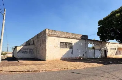 Terreno à venda na rua mahiba barcha, 557, jardim universal, araraquara, 722 m2 por r$ 1.400.000