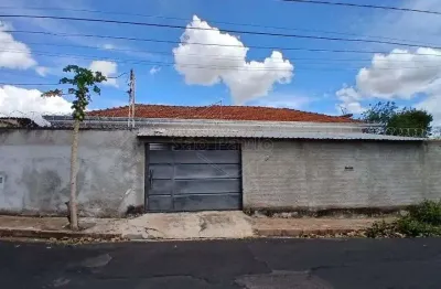 Casa com 3 quartos para alugar na avenida jerônimo teixeira borges, 264, vila xavier (vila xavier), araraquara, 111 m2 por r$ 1.200