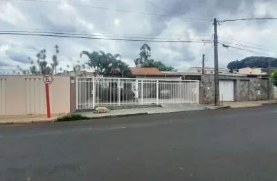 Casa comercial com 3 salas para alugar na rua carlos gomes, 465, jardim nova américa, araraquara, 331 m2 por r$ 3.900