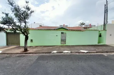 Casa com 3 quartos para alugar na avenida doutor carlos chagas, 245, jardim celiamar, araraquara, 119 m2 por r$ 2.000