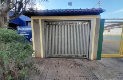 Casa com 2 quartos para alugar na avenida bandeirantes, 278, centro, araraquara, 97 m2 por r$ 2.000