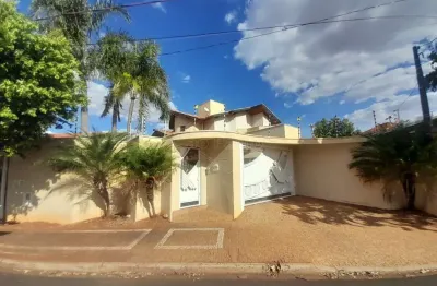 Casa com 3 quartos para alugar na avenida professor lysanias de oliveira campos, 100, jardim aclimação, araraquara, 292 m2 por r$ 4.500