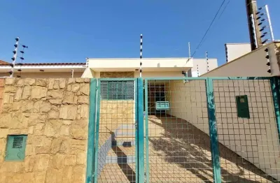 Casa com 3 quartos para alugar na rua padre duarte, 319, centro, araraquara, 115 m2 por r$ 1.500