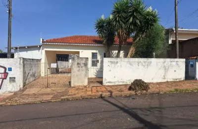 Casa com 2 quartos para alugar na rua castro alves, 399, centro, araraquara, 168 m2 por r$ 1.680