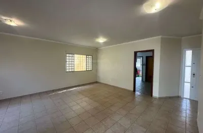 Casa terrea com 3 quartos, suite e 2 vagas cobertas – vila harmonia, araraquara/sp