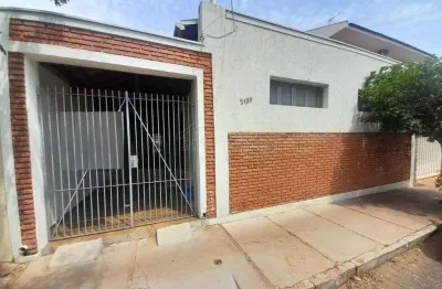 Casa com 4 quartos para alugar na rua pedro álvares cabral, 2139, centro, araraquara, 170 m2 por r$ 2.500