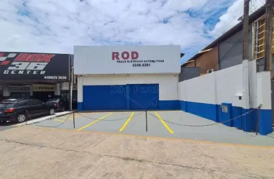 Barracão / Galpão / Depósito com 2 salas para alugar na Avenida Padre Francisco Sales Colturato, 886, Centro, Araraquara, 401 m2 por R$ 13.000