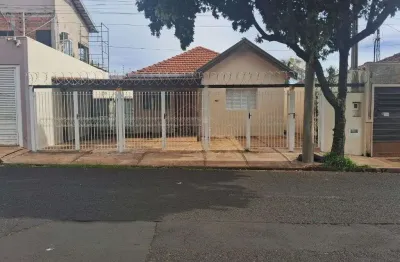 Casa com 3 quartos para alugar na avenida josé bonifácio, 1377, centro, araraquara, 136 m2 por r$ 2.000