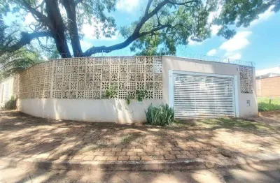 Casa comercial com 4 salas para alugar na rua antonia de camargo abreu, 685, vila velosa, araraquara, 130 m2 por r$ 3.700