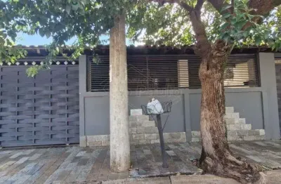 Casa com 2 quartos à venda na Rua Rio Grande, 1204, Jardim Brasil (Vila Xavier), Araraquara, 214 m2 por R$ 350.000