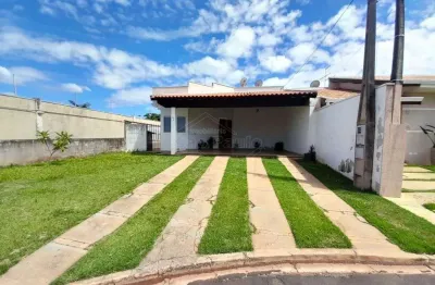 Casa em condomínio fechado com 2 quartos para alugar na Avenida João Luiz Gentil Fernandes, 07, Jardim dos Flamboyants, Araraquara, 112 m2 por R$ 2.800