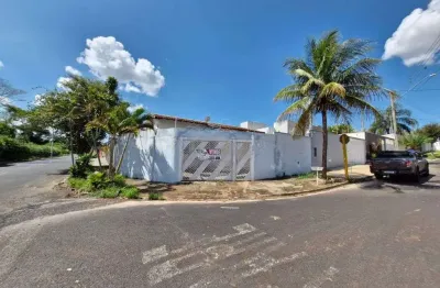 Casa com 3 quartos para alugar na Avenida Antonio Bento Chiossi, 590, Residencial Cambuy, Araraquara