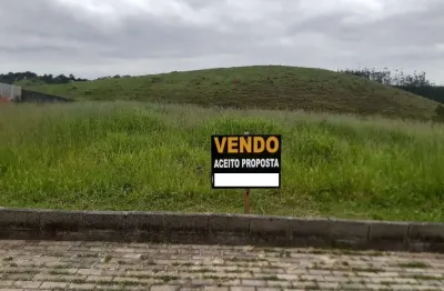Terreno de 1.382,75m² no condomínio residencial mantiqueira