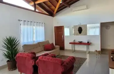 Casa térrea em condomínio fechado num terreno de 1434,54m²