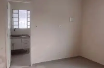 Casa térrea no jardim satélite de 2 dormitórios num terreno de 260m²
