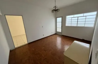 Casa 2 dormitórios com ponto comercial na bela vista