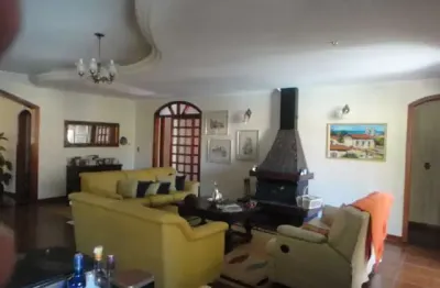 Casa  num terreno 3.506m² no condomínio  quinta das flores com ampla varanda