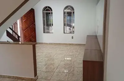 Oportunidade única na vila tesouro: sobrado aconchegante e pronto para morar!