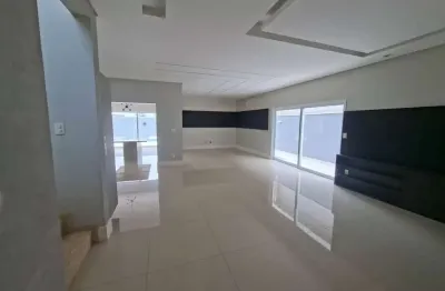 Lindíssimo sobrado com 4 suítes no condominio fechado jaguary