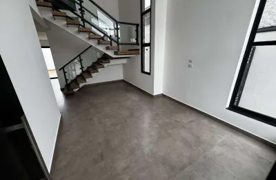 Sobrado novo com 4 dormitórtios no residencial mantiqueira