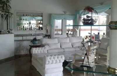 Uma linda casa num terreno de 4.200m² no quinta das flores
