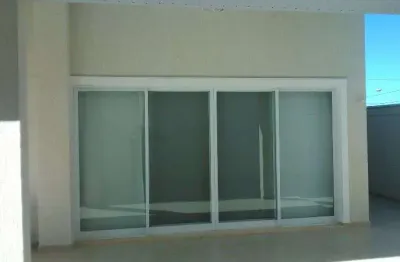 Sobrado no condomiinio fechado residencial mantiqueira