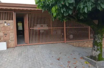 Imóvel espaçoso e completo no jardim santa lúcia em campinas-sp: 3 quartos, 1 suíte, 2 salas, 3 vagas. aceito permuta e financiamento!