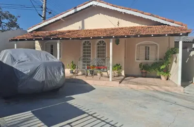 Casa à venda na vila perseu leite de barros em campinas-sp: 3 quartos, sala, banheiro e 3 vagas de garagem!