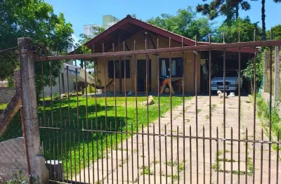 Casa com 2 quartos à venda na Rua Alberto Bellini, 846, Treviso, Caxias do Sul