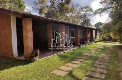 Confortável casa de chácara à venda à poucos minutos do maxi shopping em jundiaí sp