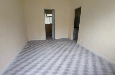 Casa com 2 quartos para alugar na Rua Doutor Gonçalves Lima, 1024, Marechal Hermes, Rio de Janeiro