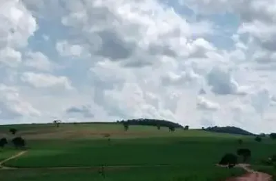 Fazenda à venda no Centro, Altinópolis 